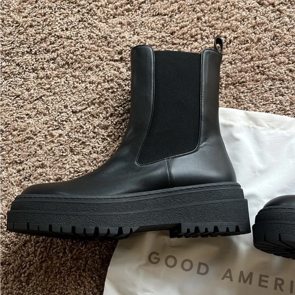 NWT Good American Chelsea Boot Size 10